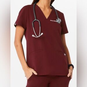 Figs Casma Three-Pocket Women's Scrub Top